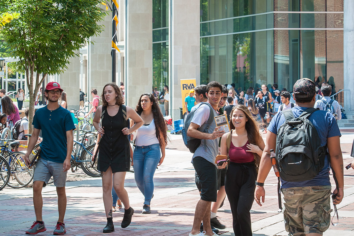 Students walking in the VCU Monroe Park campus